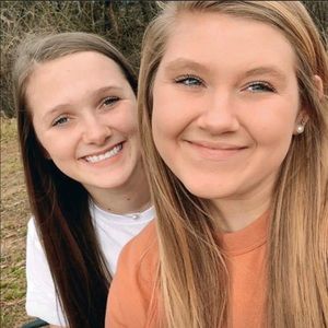 Meet your Posher, Abbey